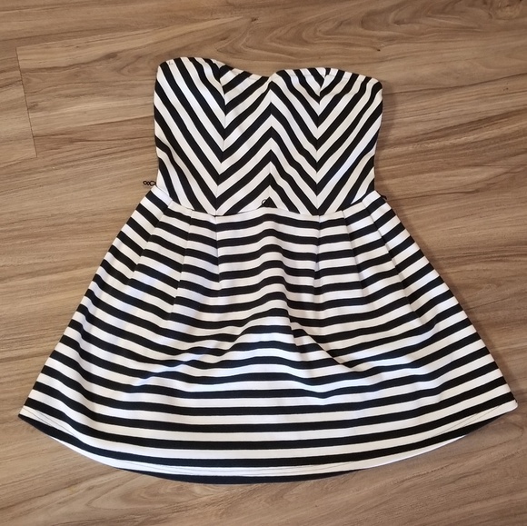 Charlotte Russe stripped dress - Picture 1 of 6